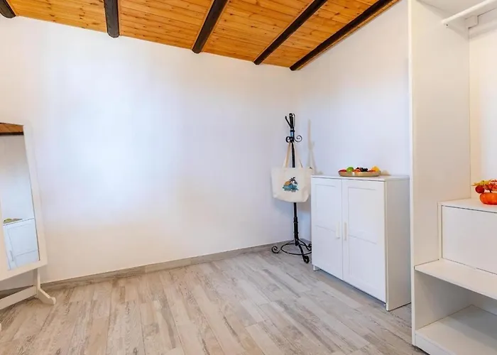 Amazing Del Sol شقة *